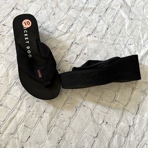 Rocketdog platform flip flops